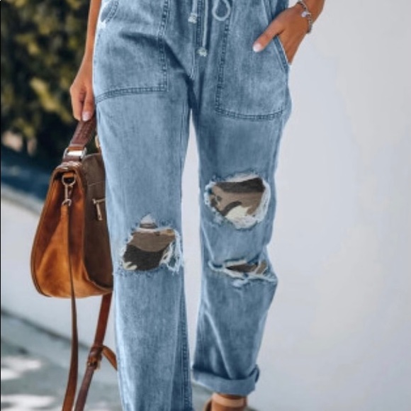 ⬇️⬇️ Price drop ⬇️⬇️camo patches drawstring jeans - Picture 2 of 4